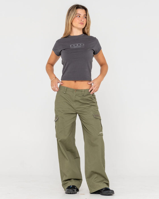 woman-wearing-tank-girl-low-rise-wide-fit-cargo-pant-in-shadow-army-2