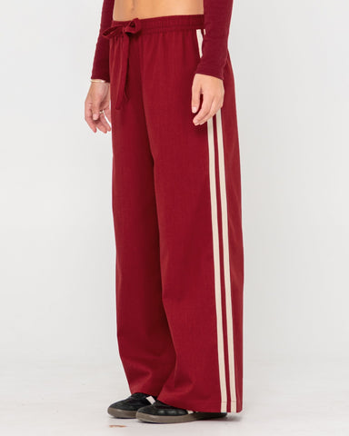 Woman wearing Palm Springs Comp Lounge Pant in Brown