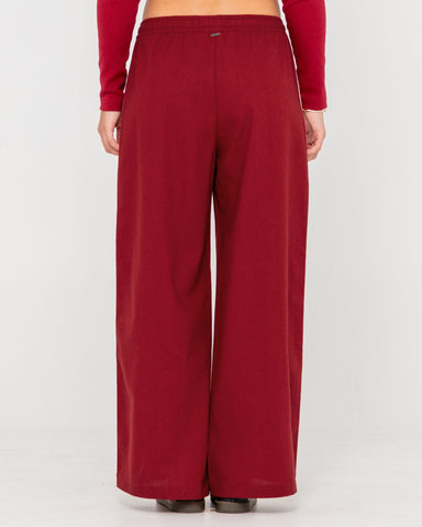 Woman wearing Palm Springs Comp Lounge Pant in Brown