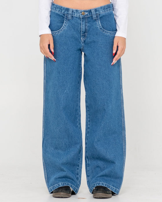 woman-wearing-flip-mommy-low-rise-tapeless-denim-jean-in-authentic-blue