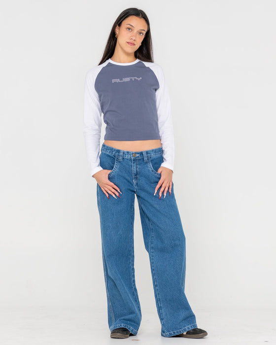 woman-wearing-flip-mommy-low-rise-tapeless-denim-jean-in-authentic-blue