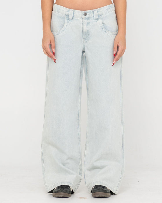 woman-wearing-flip-mommy-low-rise-tapeless-denim-jean-in-sky-blue-heather