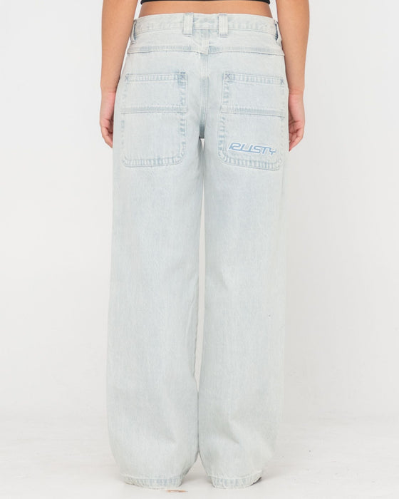 woman-wearing-flip-mommy-low-rise-tapeless-denim-jean-in-sky-blue-heather