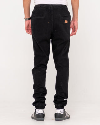Man wearing Hook Out Elastic Pant in Black