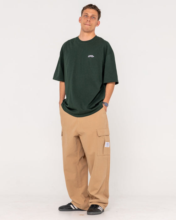 man-wearing-commando-cargo-pant-in-light-khaki