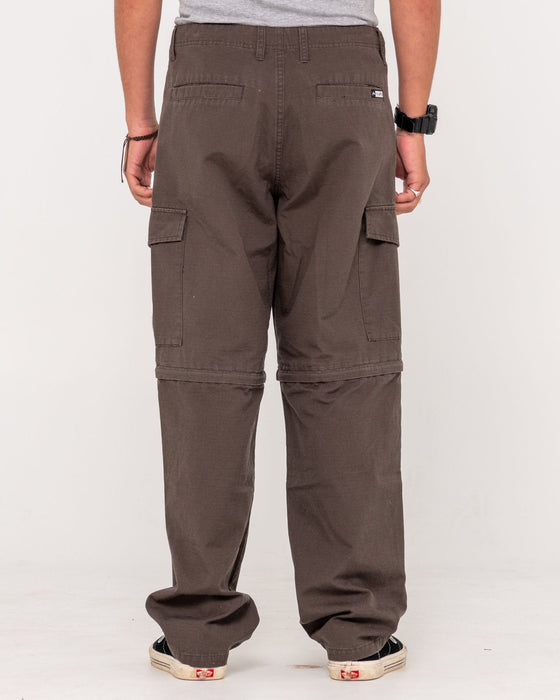 man-wearing-transformer-2-0-ripstop-cargo-pant-in-carbon