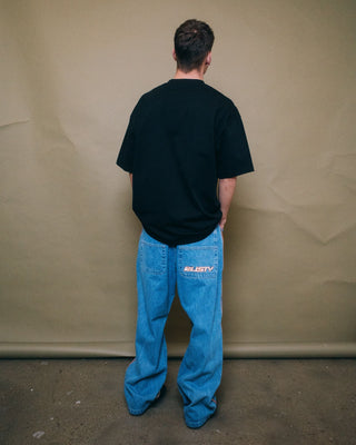 Man wearing Steezey Short Sleeve Heavy Tee in Black