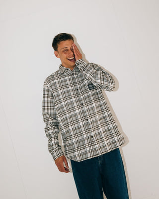 Man wearing Brooks Long Sleeve Shirt in Pinecone