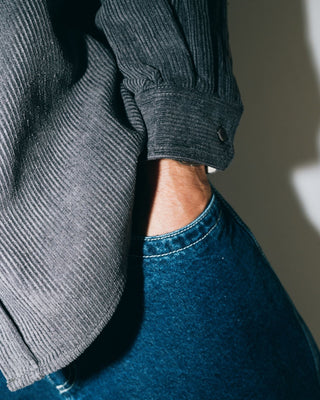 Man wearing Cobra Over Shirt in Coal