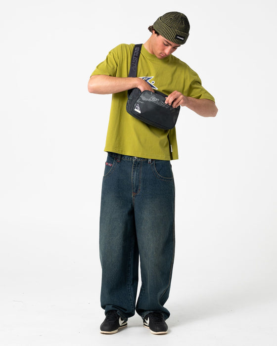 mens-trisector-crossbody-side-bag-in-carbon