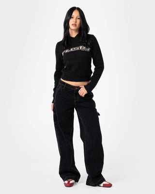 woman-wearing-intro-sofia-knitted-hood-in-black