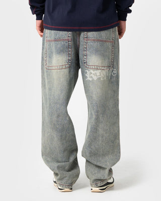 Man wearing Redemption Baggy Jean in Dirty Dawg