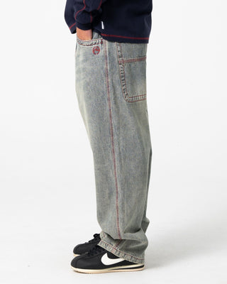 Man wearing Redemption Baggy Jean in Dirty Dawg