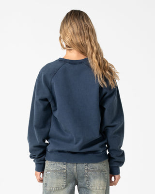 Woman wearing Caliway DIY Crew Neck Fleece in Washed Blue