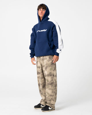 Man wearing 2K Sing 2.0 Hooded Fleece in Dark Blue