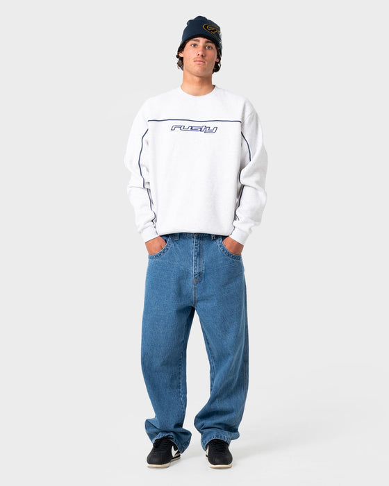 man-wearing-trigger-crew-fleece-in-ecru-marle