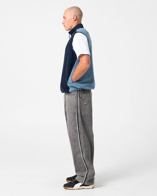 Man wearing Phantom Polar Fleece Vest in Navy Blue