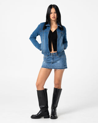 Woman wearing Lizzie-scotch Denim Fitted Jacket in Blasted Middy Blue