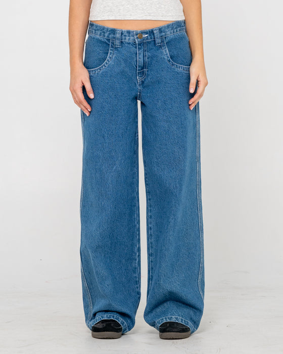 woman-wearing-flip-mommy-low-rise-tapeless-denim-jean-in-authentic-blue