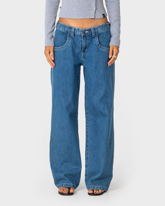 woman-wearing-flip-mommy-low-rise-tapeless-denim-jean-in-authentic-blue
