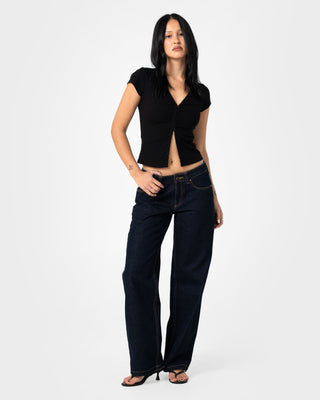 Woman wearing Suzy Straight Low Rise Jean in Raw Dawg
