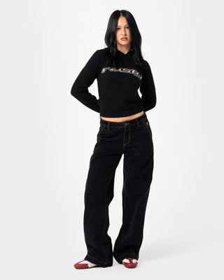 woman-wearing-billie-2-0-low-rise-carpenter-jean-in-black-out