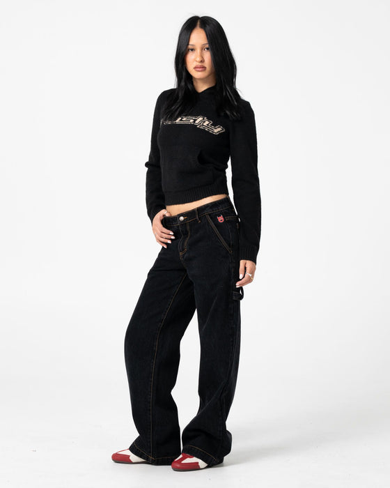 woman-wearing-billie-2-0-low-rise-carpenter-jean-in-black-out