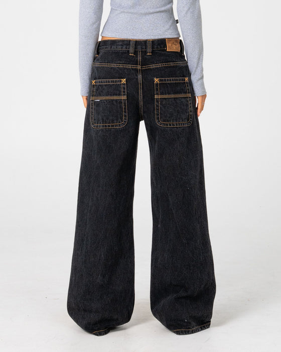 woman-wearing-wendy-wide-low-rise-denim-jean-in-black-out