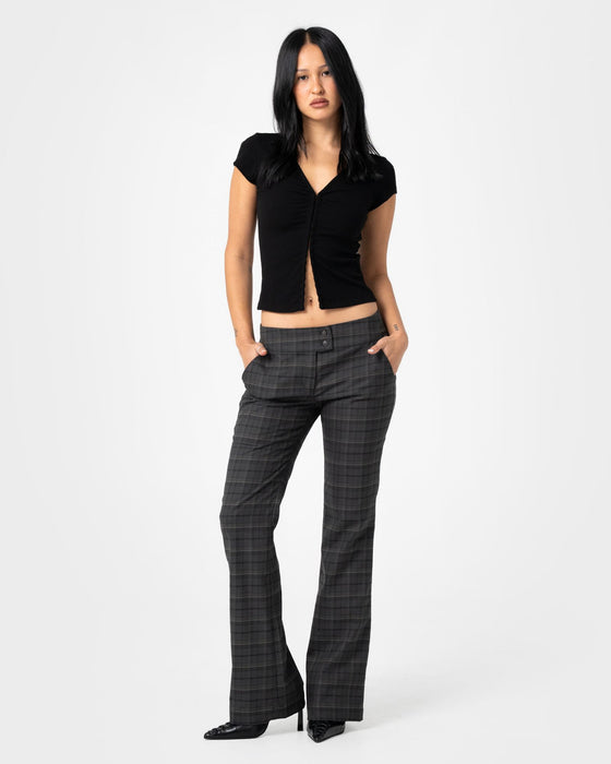 woman-wearing-plaid-mummy-low-rise-suit-pant-in-carbon-plaid