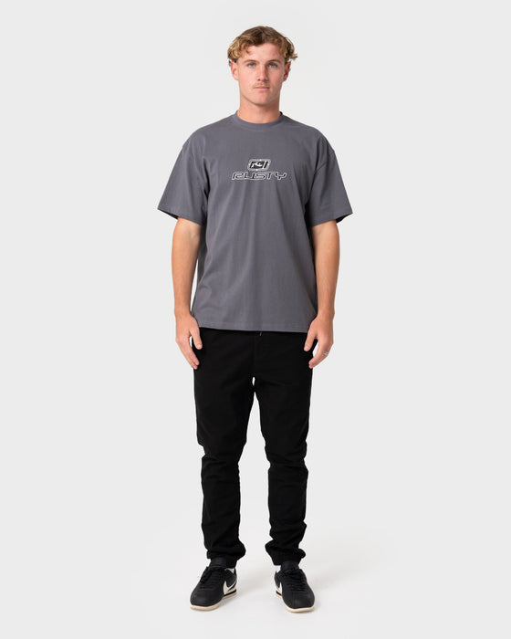 man-wearing-hook-out-elastic-pant-in-black