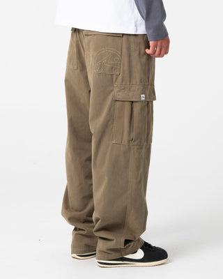 Man wearing Grizzly Baggy Cargo Pant in Savanna