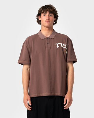 Man wearing Blinker Short Sleeve Polo in Pinecone