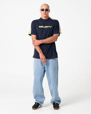 Man wearing Alonso 3.0 Short Sleeve Tee in Navy Blue
