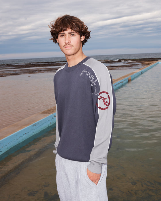 man-wearing-panela-anderson-knitted-crew-in-steel