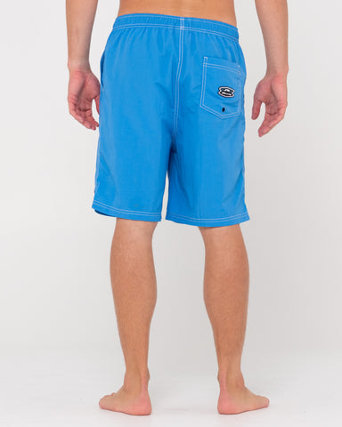 Man wearing Heritage 95 All Day Short in Blue Regatta