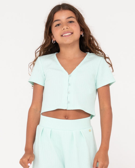 girl-wearing-scarlett-top-girls-in-vibrant-turquoise