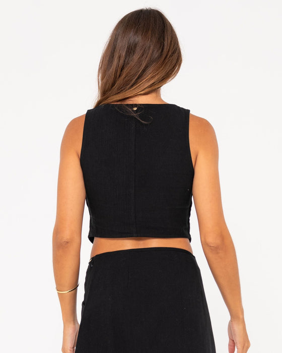 woman-wearing-sicily-vest-in-black