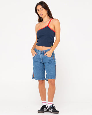 Woman wearing Sling One Shoulder Contrast Skimmer Tank in Navy