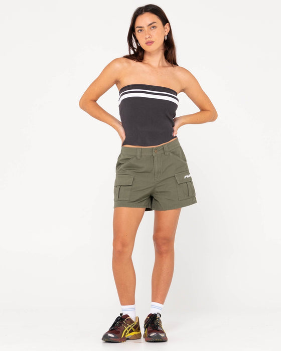 woman-wearing-amelia-strapless-contrast-knit-top-in-coal