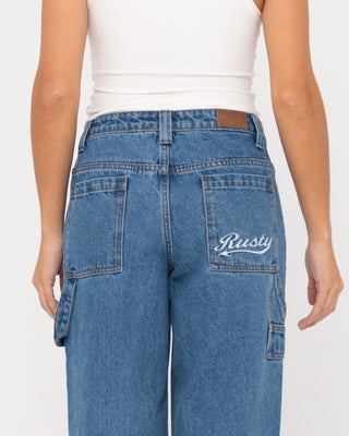 Woman wearing Billie Low Wide Denim Carpenter Pant in Sea Blue