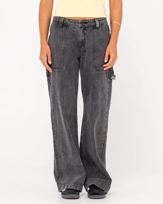 Woman wearing Billie Low Wide Denim Carpenter Pant in Stone Black