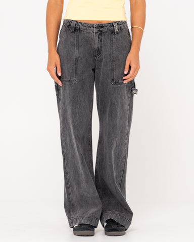 Woman wearing Billie Low Wide Denim Carpenter Pant in Stone Black