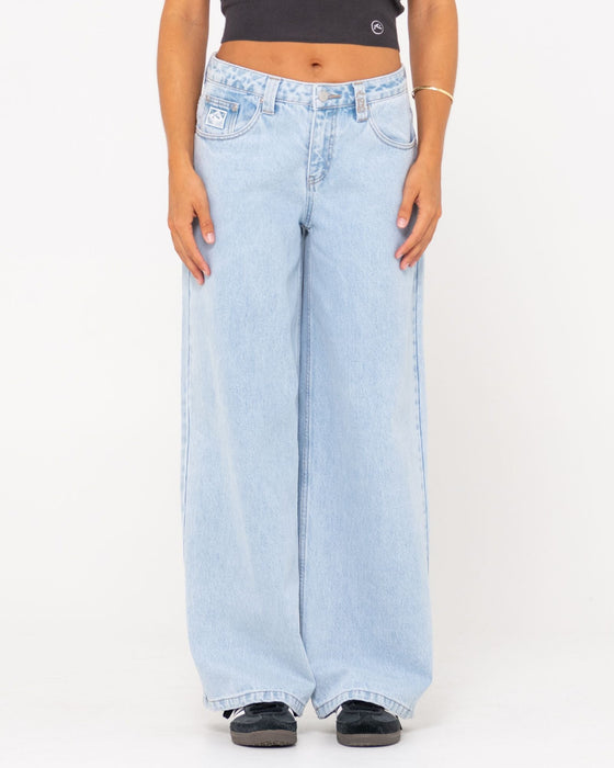 woman-wearing-low-rise-super-wide-leg-denim-jean-in-sky-blue-heather