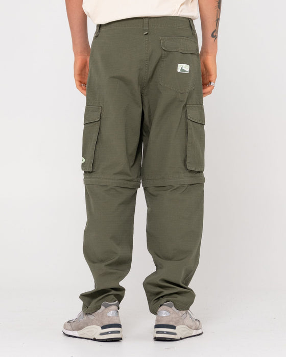 man-wearing-transformer-ripstop-cargo-pant-in-army