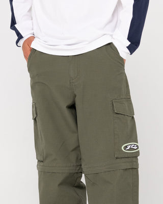 Man wearing Transformer Ripstop Cargo Pant in Army