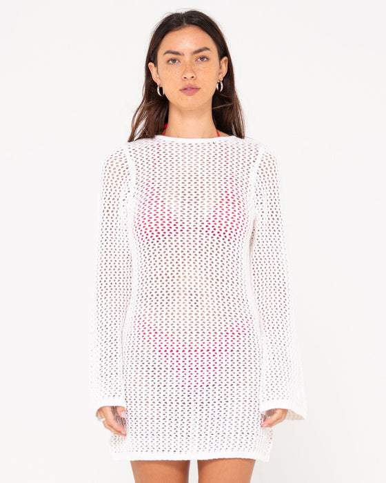 woman-wearing-amalfi-long-sleeve-knit-mini-dress-in-snow