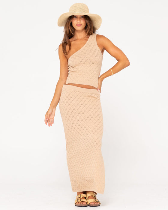 woman-wearing-leo-maxi-knit-skirt-in-oatmeal