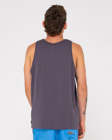 Man wearing Short Cut 2 Tank in Coal 2