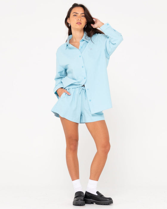 woman-wearing-hampton-relaxed-fit-short-in-mist-blue