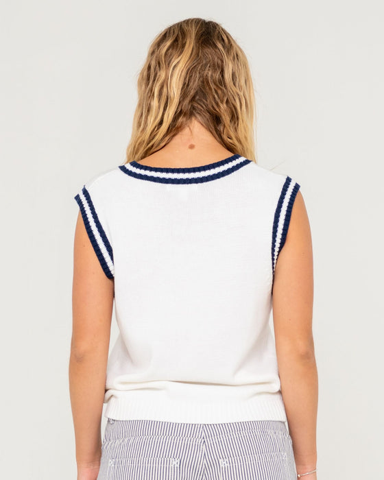 woman-wearing-nero-sleeveless-knit-vest-in-egret